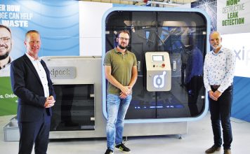 Oxipack’s The Rotary for micro-leak detection Wico Reineman (B&R), Pim Jobse (Oxipack) and Wardo Dietrich (Machinefabriek Geurtsen) are proud to present The Rotary, which detects microscopic leaks without harming the product