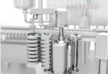 Syntegon’s settle plate changer SPC 1000 Syntegon