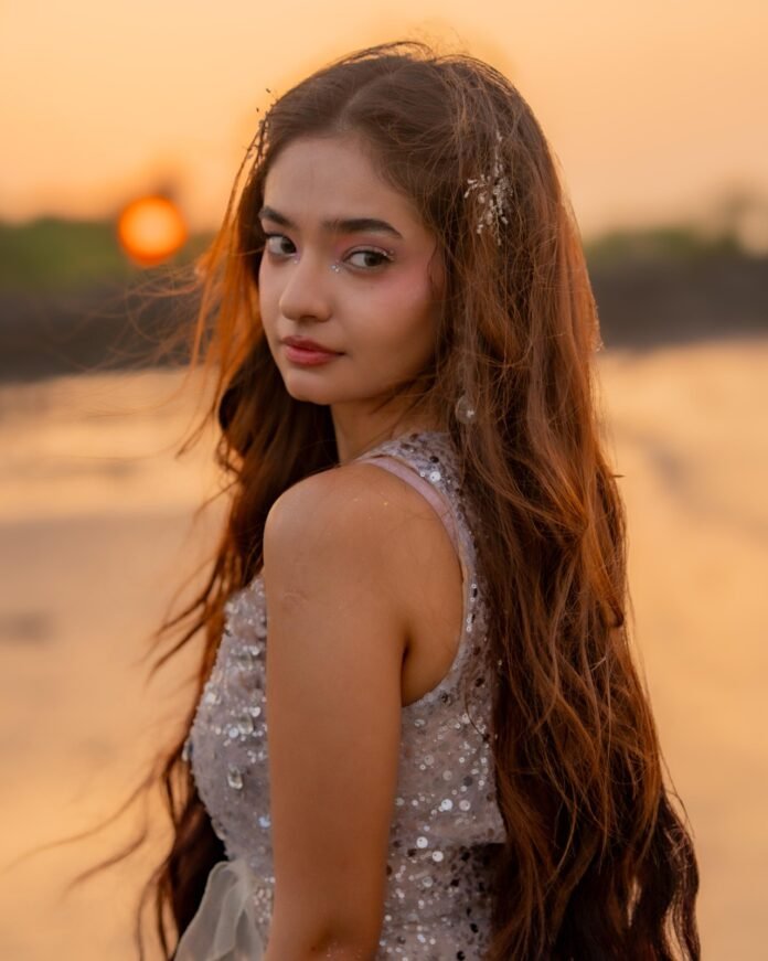 Leeford Taps Anushka Sen and Taaruk Raina